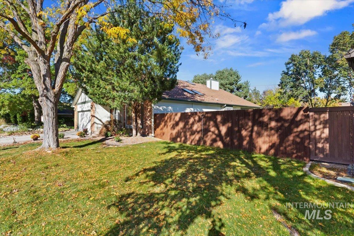 1260 E Woodvine, Boise, Idaho 83706, 3 Bedrooms, 2 Bathrooms, Residential For Sale, Price $699,500, 99003412
