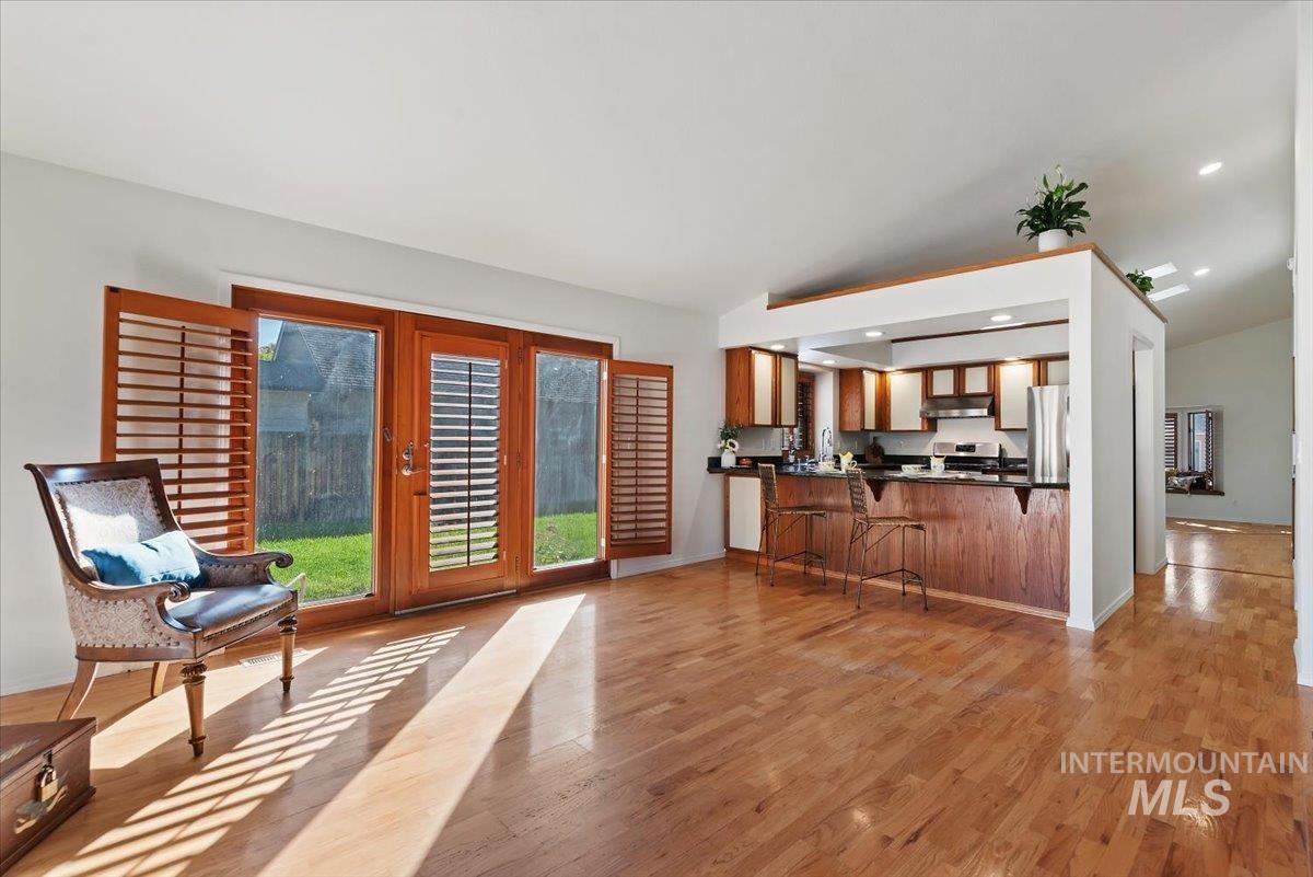 1260 E Woodvine, Boise, Idaho 83706, 3 Bedrooms, 2 Bathrooms, Residential For Sale, Price $699,500, 99003412