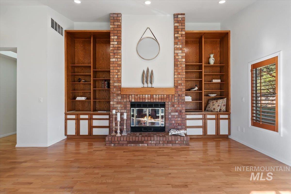 1260 E Woodvine, Boise, Idaho 83706, 3 Bedrooms, 2 Bathrooms, Residential For Sale, Price $699,500, 99003412