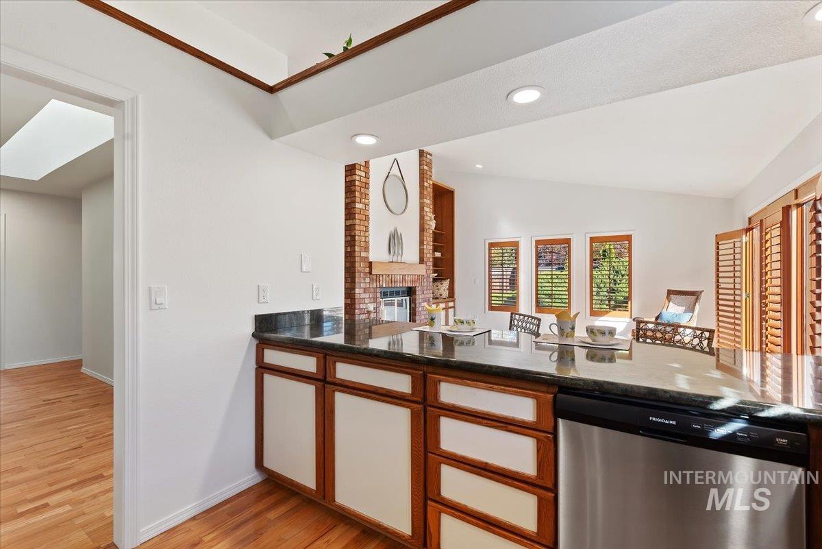 1260 E Woodvine, Boise, Idaho 83706, 3 Bedrooms, 2 Bathrooms, Residential For Sale, Price $699,500, 99003412