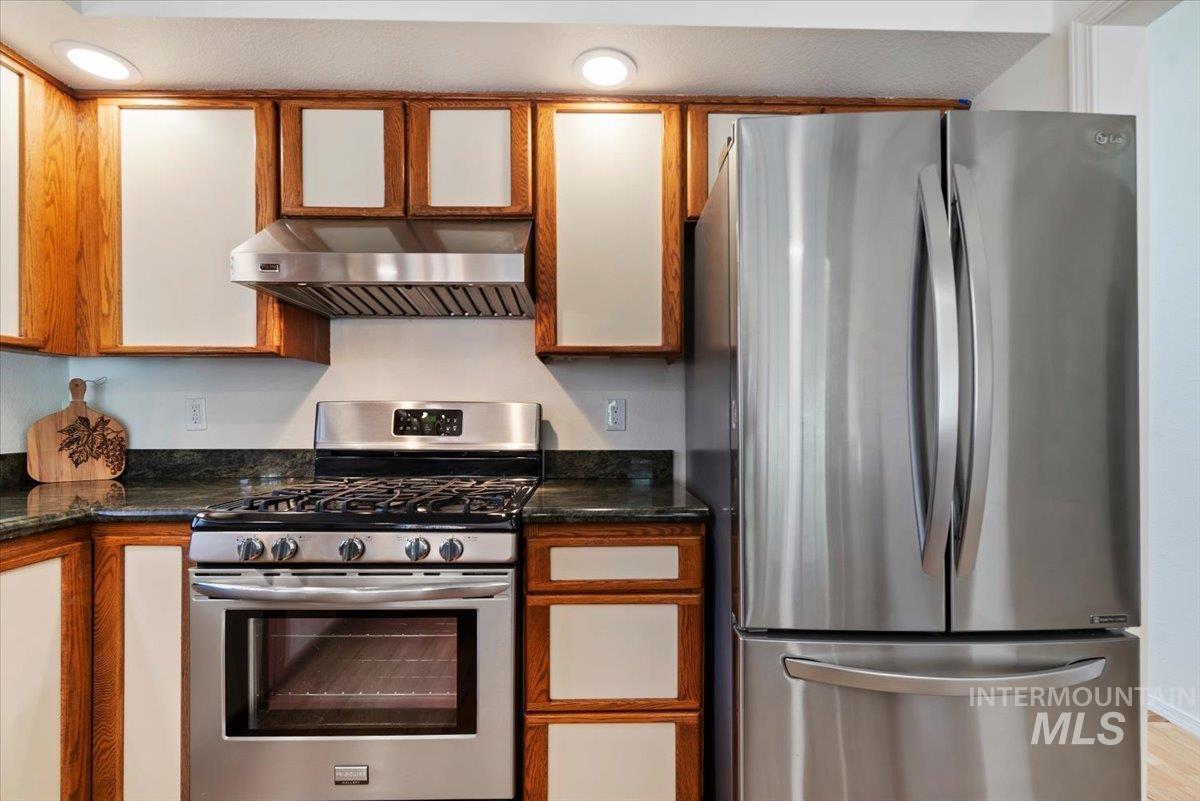 1260 E Woodvine, Boise, Idaho 83706, 3 Bedrooms, 2 Bathrooms, Residential For Sale, Price $699,500, 99003412