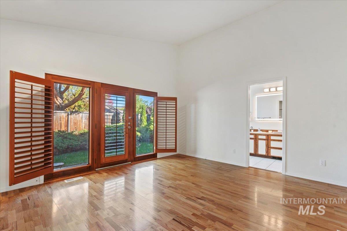 1260 E Woodvine, Boise, Idaho 83706, 3 Bedrooms, 2 Bathrooms, Residential For Sale, Price $699,500, 99003412