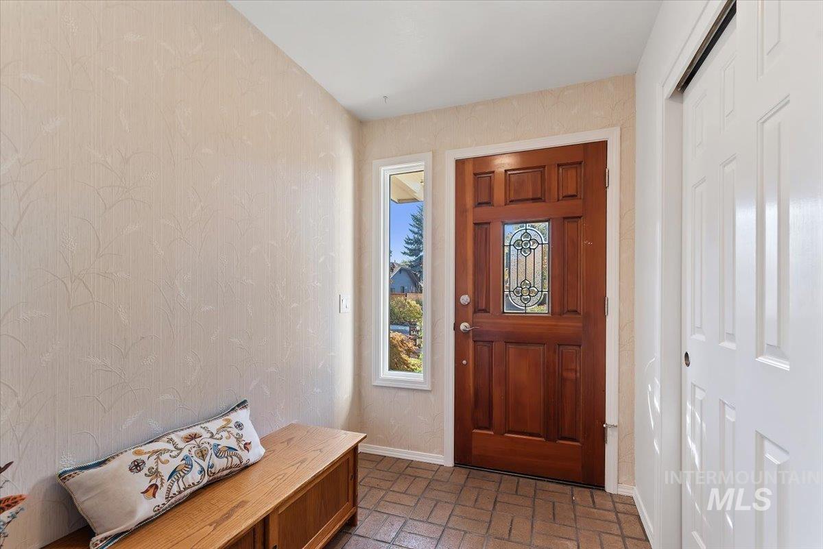 1260 E Woodvine, Boise, Idaho 83706, 3 Bedrooms, 2 Bathrooms, Residential For Sale, Price $699,500, 99003412