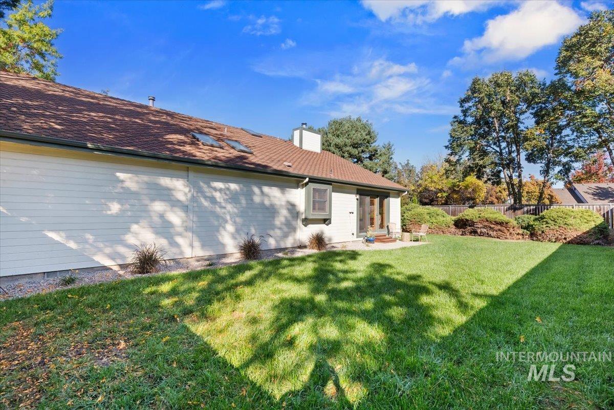 1260 E Woodvine, Boise, Idaho 83706, 3 Bedrooms, 2 Bathrooms, Residential For Sale, Price $699,500, 99003412