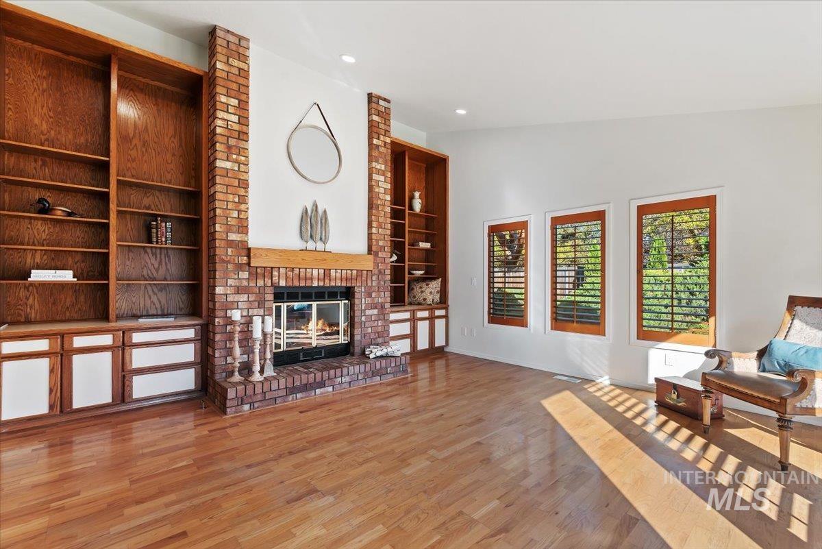 1260 E Woodvine, Boise, Idaho 83706, 3 Bedrooms, 2 Bathrooms, Residential For Sale, Price $699,500, 99003412