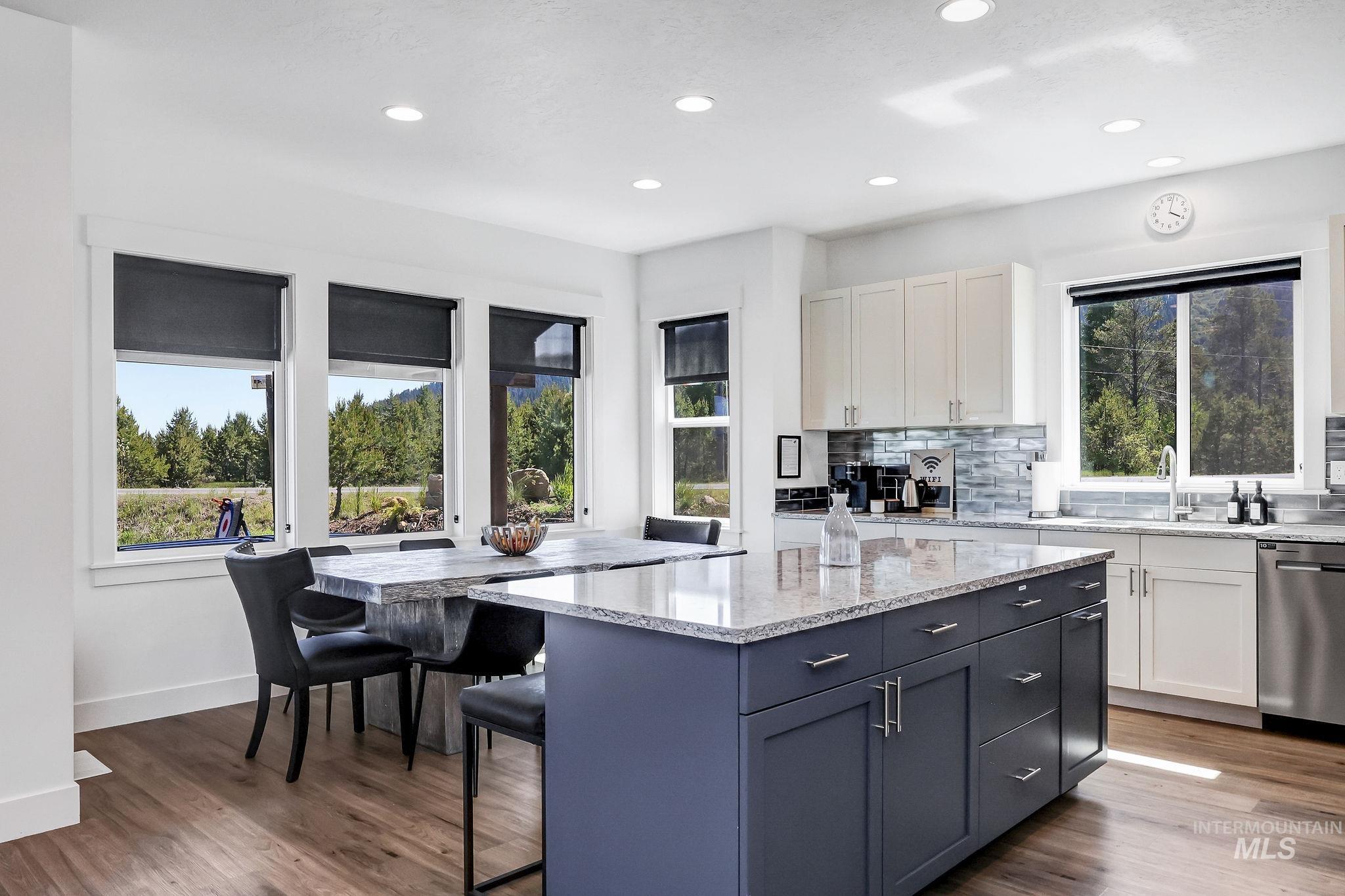 13102 Hawks Bay, Donnelly, Idaho 83615, 3 Bedrooms, 2.5 Bathrooms, Residential For Sale, Price $885,000, 99003447