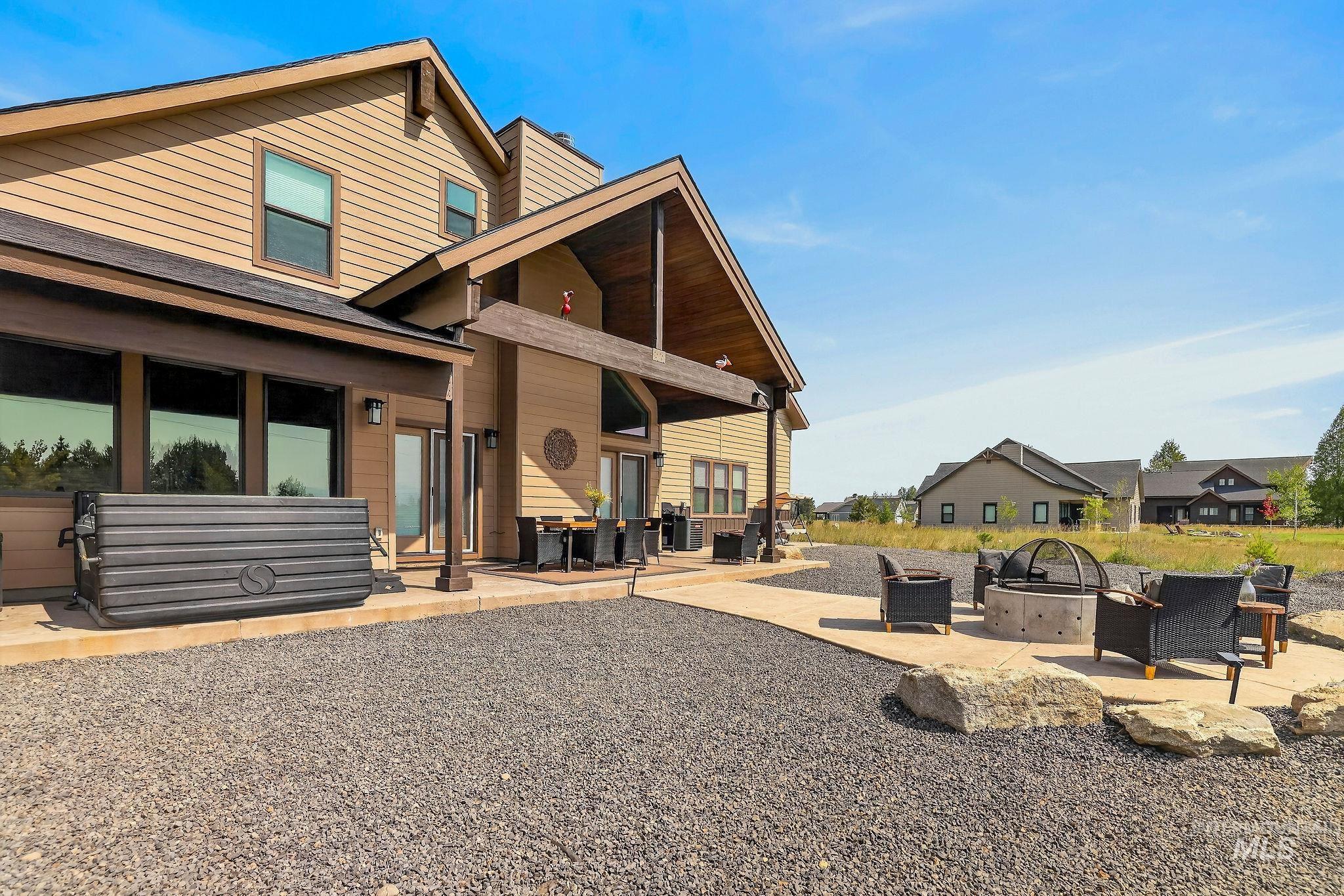 13102 Hawks Bay, Donnelly, Idaho 83615, 3 Bedrooms, 2.5 Bathrooms, Residential For Sale, Price $885,000, 99003447