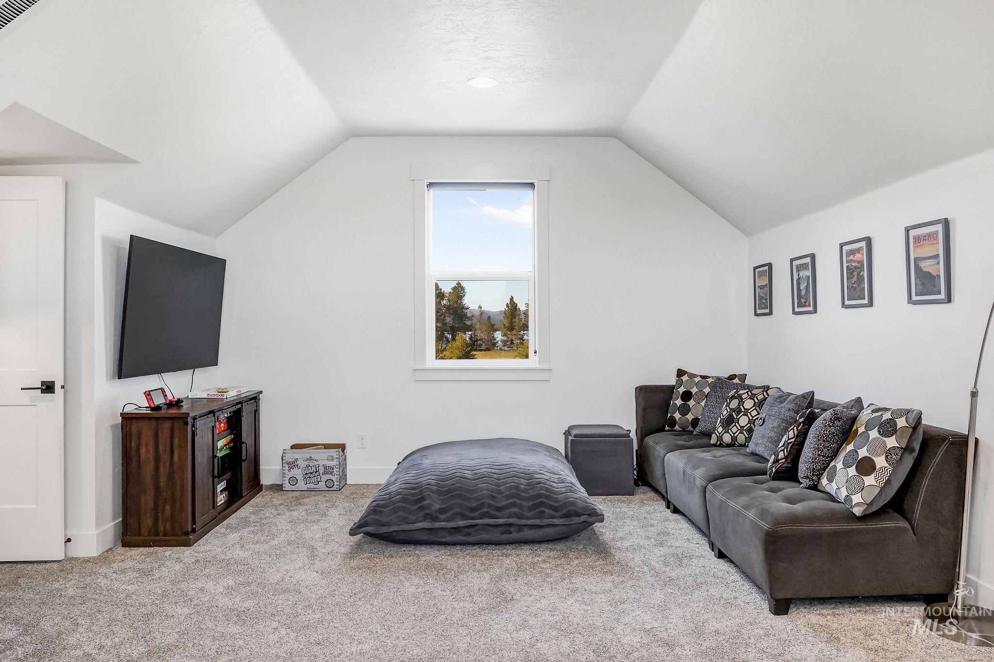 13102 Hawks Bay, Donnelly, Idaho 83615, 3 Bedrooms, 2.5 Bathrooms, Residential For Sale, Price $885,000, 99003447