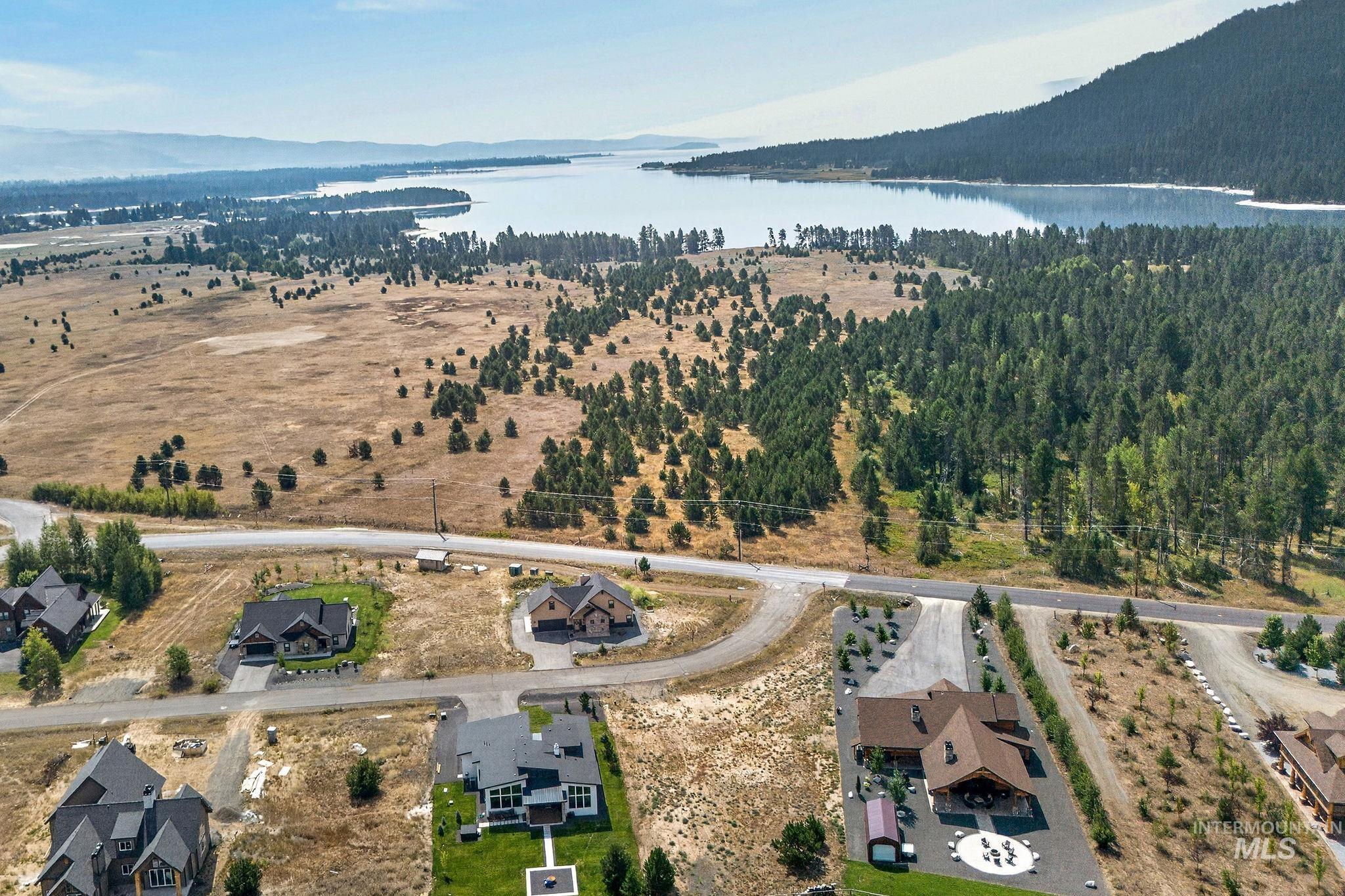 13102 Hawks Bay, Donnelly, Idaho 83615, 3 Bedrooms, 2.5 Bathrooms, Residential For Sale, Price $885,000, 99003447