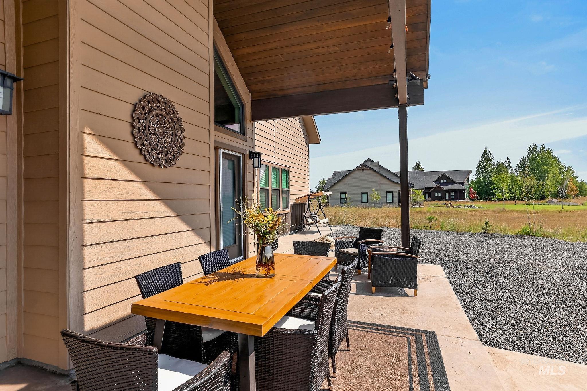 13102 Hawks Bay, Donnelly, Idaho 83615, 3 Bedrooms, 2.5 Bathrooms, Residential For Sale, Price $885,000, 99003447