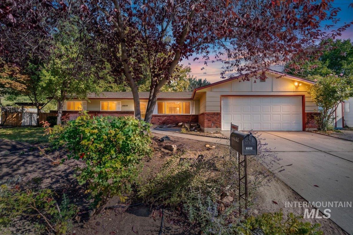 4600 N Greer, Boise, Idaho 83703, 3 Bedrooms, 1.5 Bathrooms, Residential For Sale, Price $465,000, 99003463