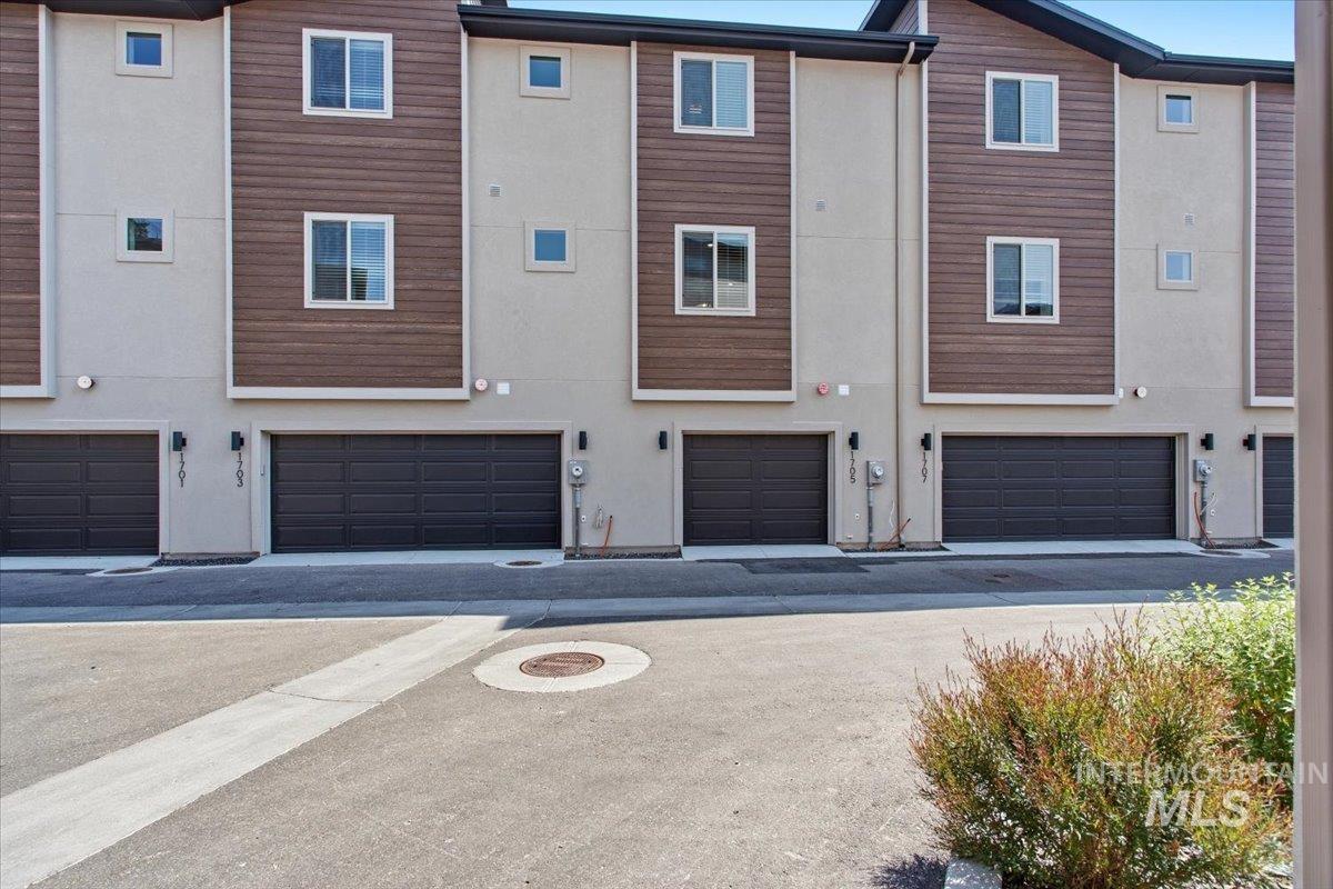 1705 S Federal Way, Boise, Idaho 83705, 3 Bedrooms, 3.5 Bathrooms, Residential For Sale, Price $479,880, 99003471