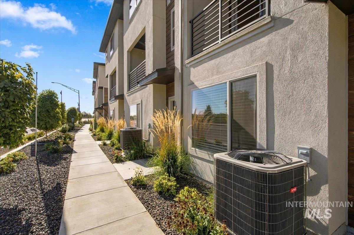 1705 S Federal Way, Boise, Idaho 83705, 3 Bedrooms, 3.5 Bathrooms, Residential For Sale, Price $474,880, 99003471