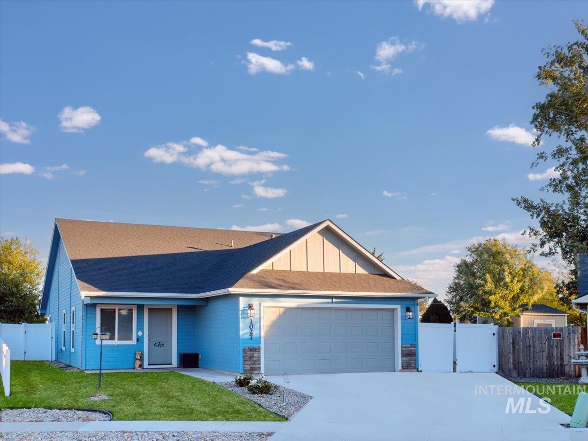 1027 W Butterfield, Weiser, Idaho 83672, 3 Bedrooms, 2 Bathrooms, Residential For Sale, Price $385,000, 99003581