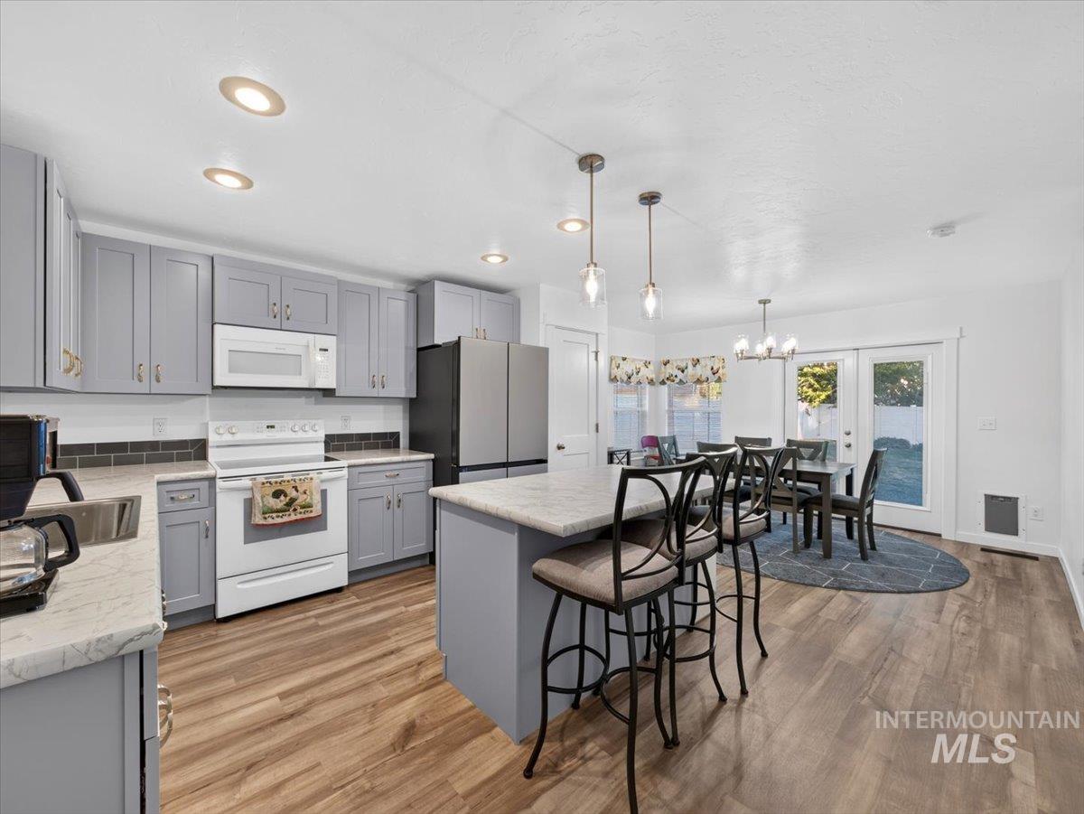 1027 W Butterfield, Weiser, Idaho 83672, 3 Bedrooms, 2 Bathrooms, Residential For Sale, Price $385,000, 99003581