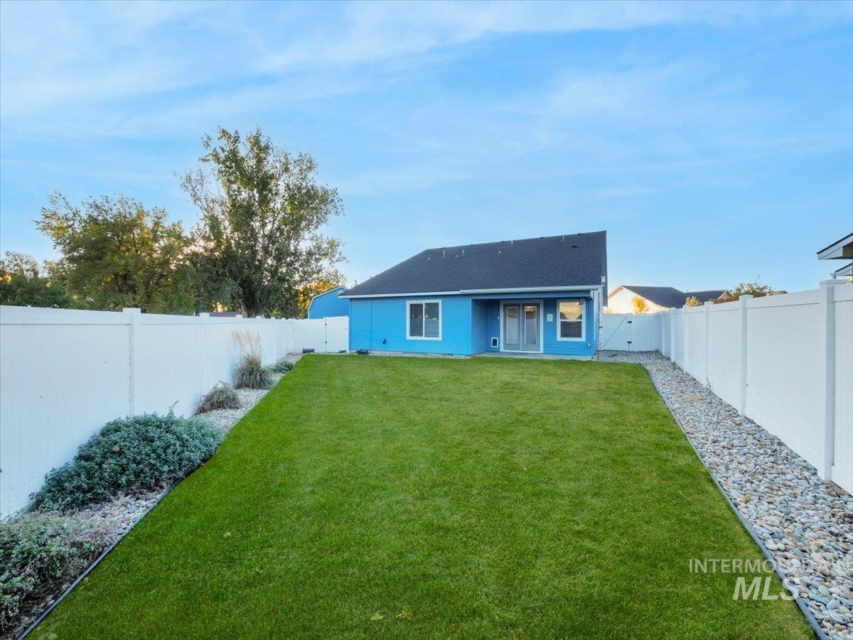 1027 W Butterfield, Weiser, Idaho 83672, 3 Bedrooms, 2 Bathrooms, Residential For Sale, Price $385,000, 99003581