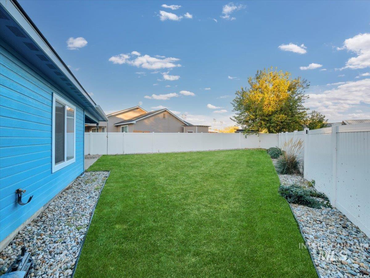 1027 W Butterfield, Weiser, Idaho 83672, 3 Bedrooms, 2 Bathrooms, Residential For Sale, Price $385,000, 99003581