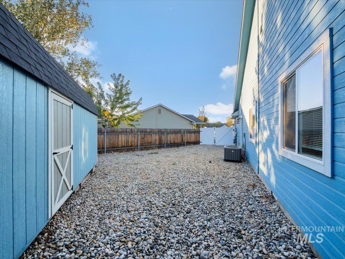 1027 W Butterfield, Weiser, Idaho 83672, 3 Bedrooms, 2 Bathrooms, Residential For Sale, Price $385,000, 99003581