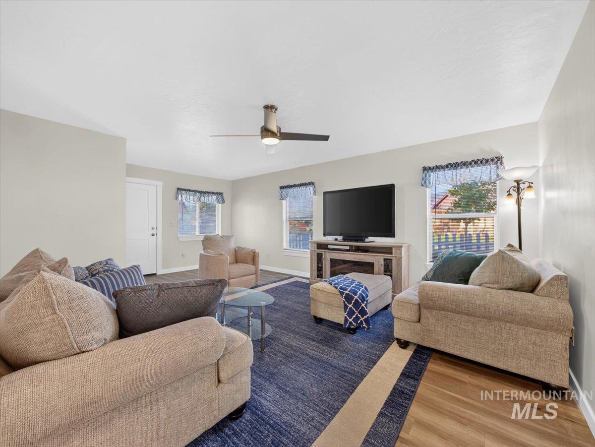1027 W Butterfield, Weiser, Idaho 83672, 3 Bedrooms, 2 Bathrooms, Residential For Sale, Price $385,000, 99003581