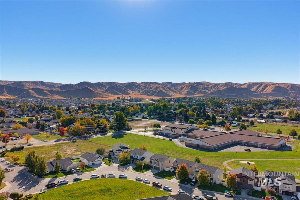 1935 E Marsh Creek Rd, Emmett, Idaho 83617, 4 Bedrooms, 3 Bathrooms, Residential For Sale, Price $499,000,MLS 99003647