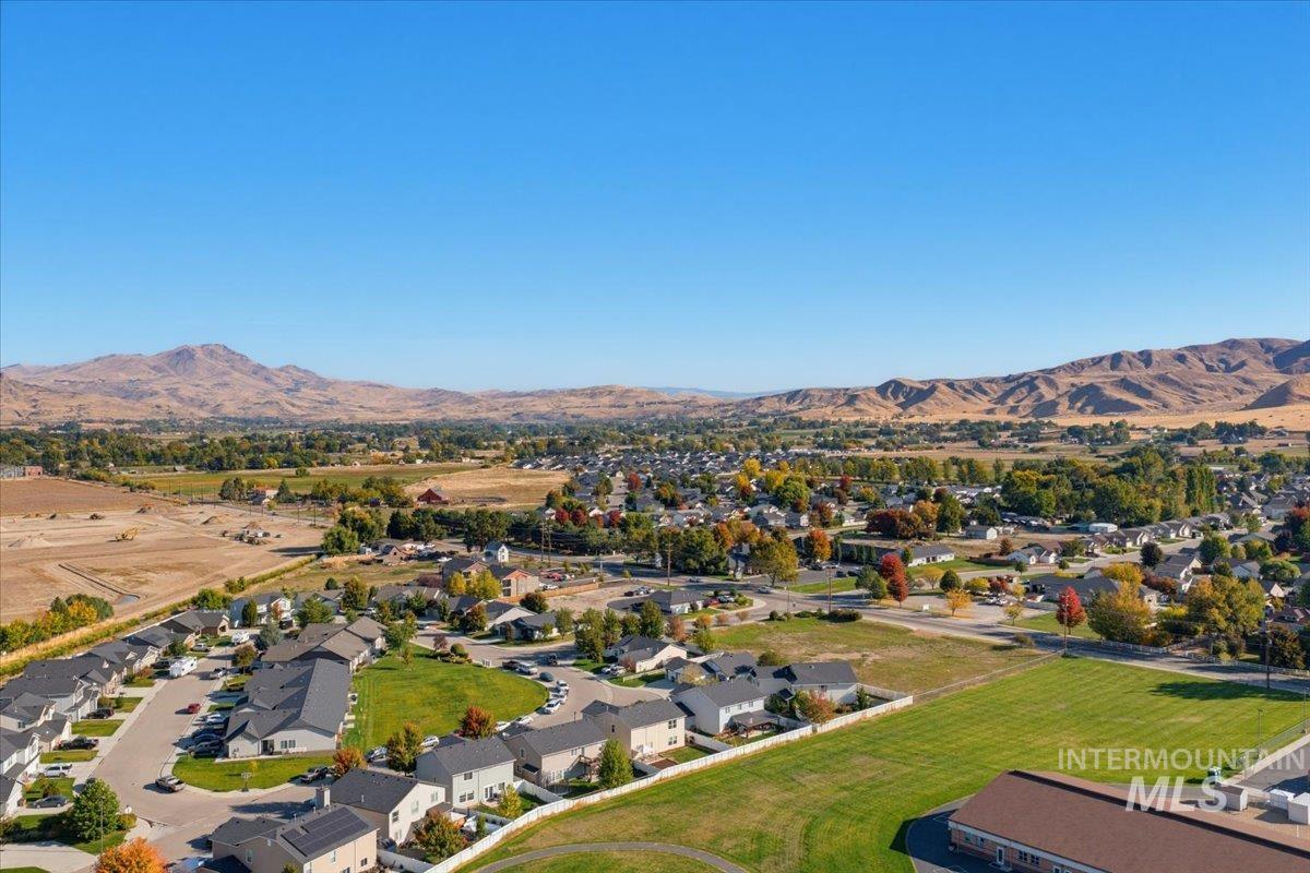 1935 E Marsh Creek Rd, Emmett, Idaho 83617, 4 Bedrooms, 3 Bathrooms, Residential For Sale, Price $499,000,MLS 99003647