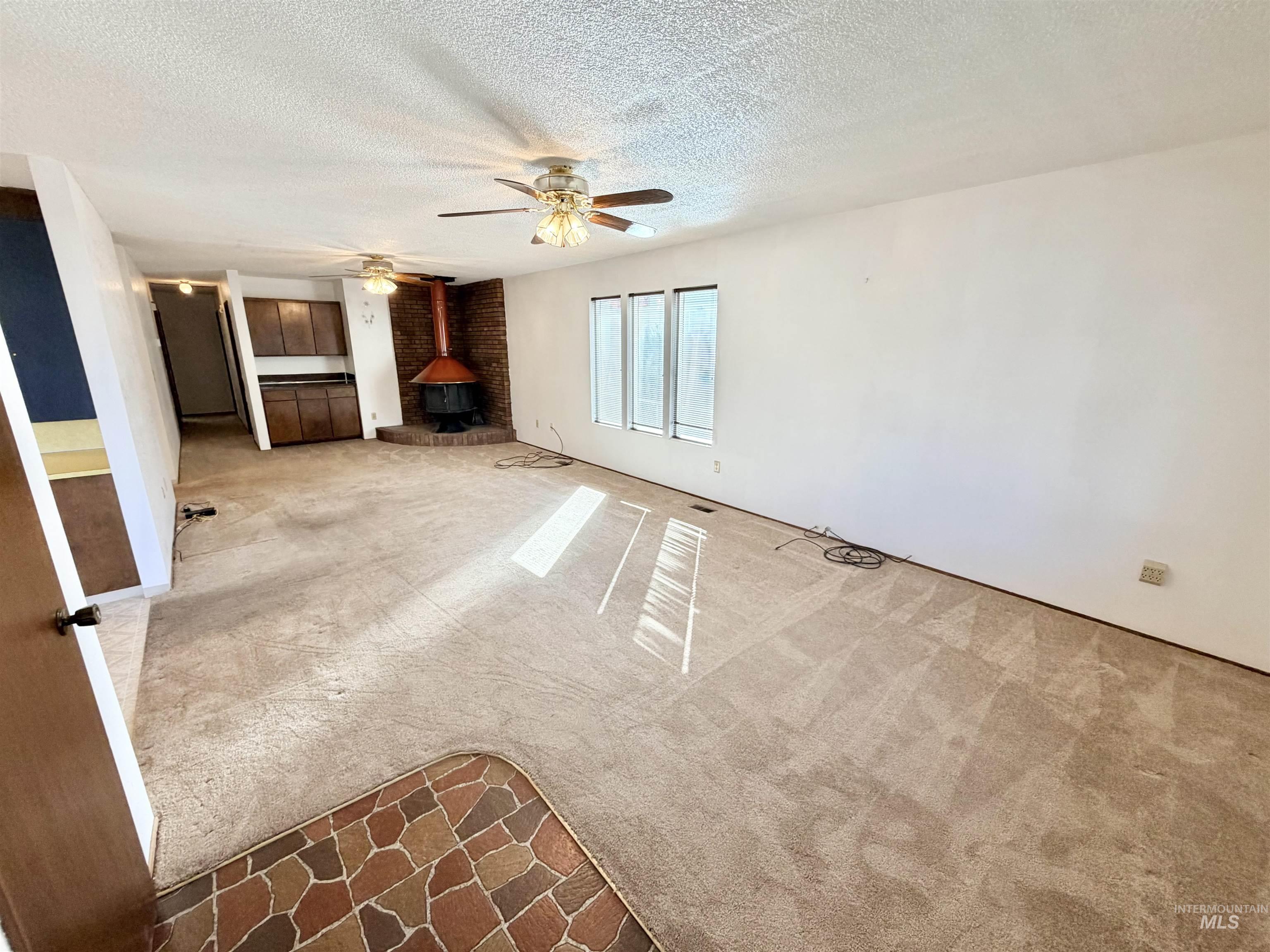 178 S Verde Dr., Ontario, Oregon 97914, 3 Bedrooms, 2 Bathrooms, Residential For Sale, Price $295,000,MLS 99003648