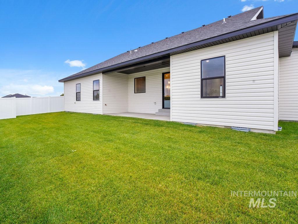 1183 Magic Rd, Twin Falls, Idaho 83301, 4 Bedrooms, 2 Bathrooms, Residential For Sale, Price $569,500,MLS 99003649