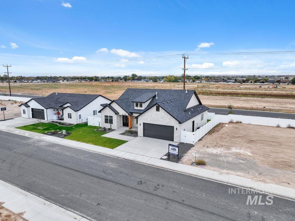 1183 Magic Rd, Twin Falls, Idaho 83301, 4 Bedrooms, 2 Bathrooms, Residential For Sale, Price $569,500,MLS 99003649