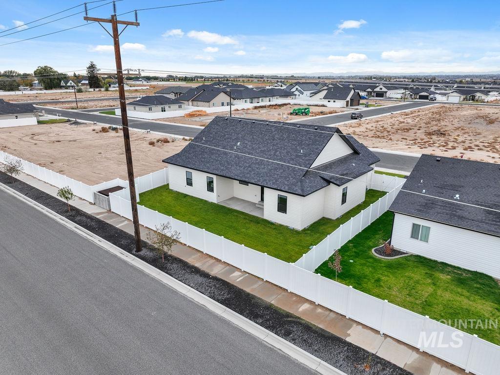 1183 Magic Rd, Twin Falls, Idaho 83301, 4 Bedrooms, 2 Bathrooms, Residential For Sale, Price $569,500,MLS 99003649