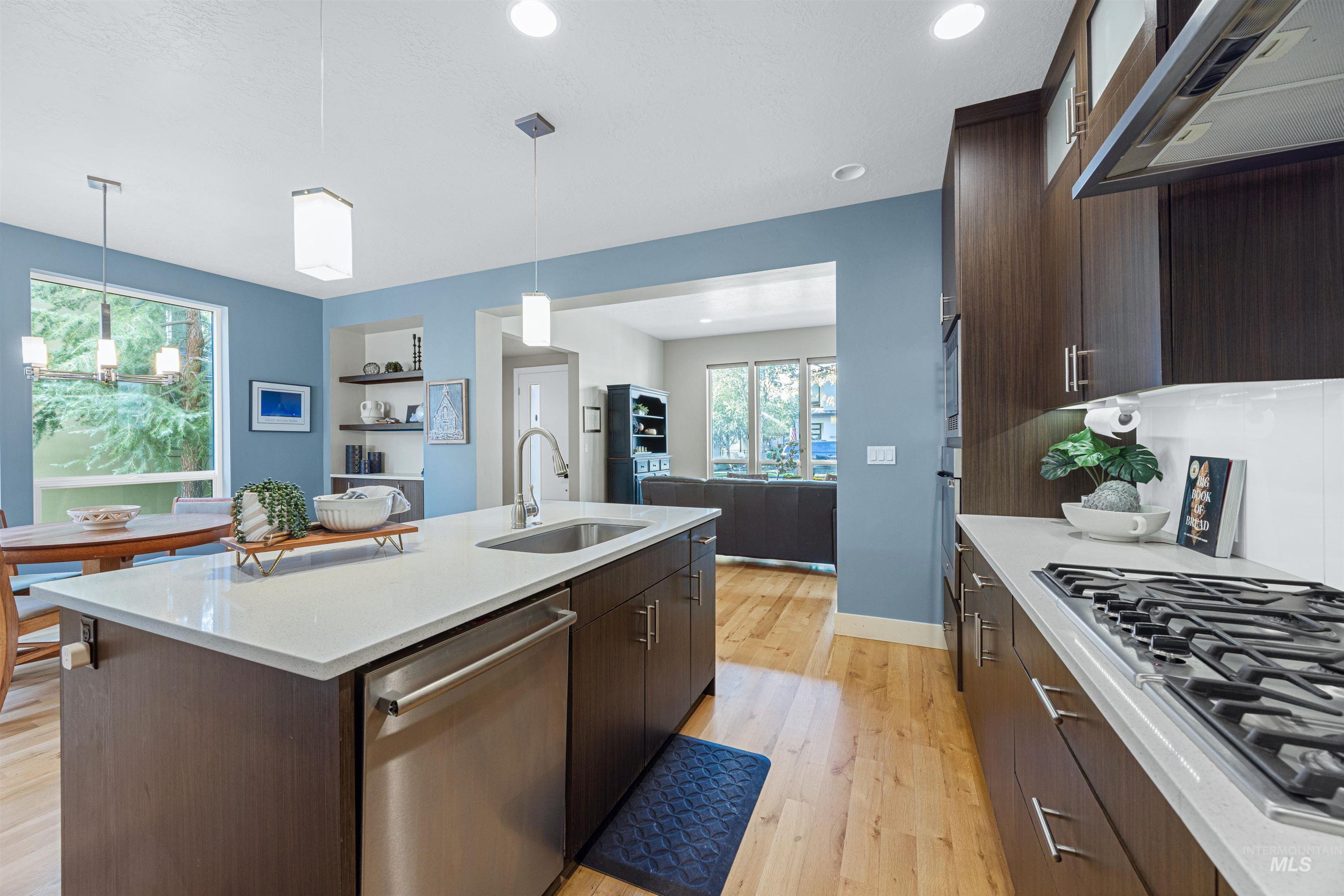 2824 S Honeycomb Way, Boise, Idaho 83716, 3 Bedrooms, 2.5 Bathrooms, Residential For Sale, Price $865,000,MLS 99003650