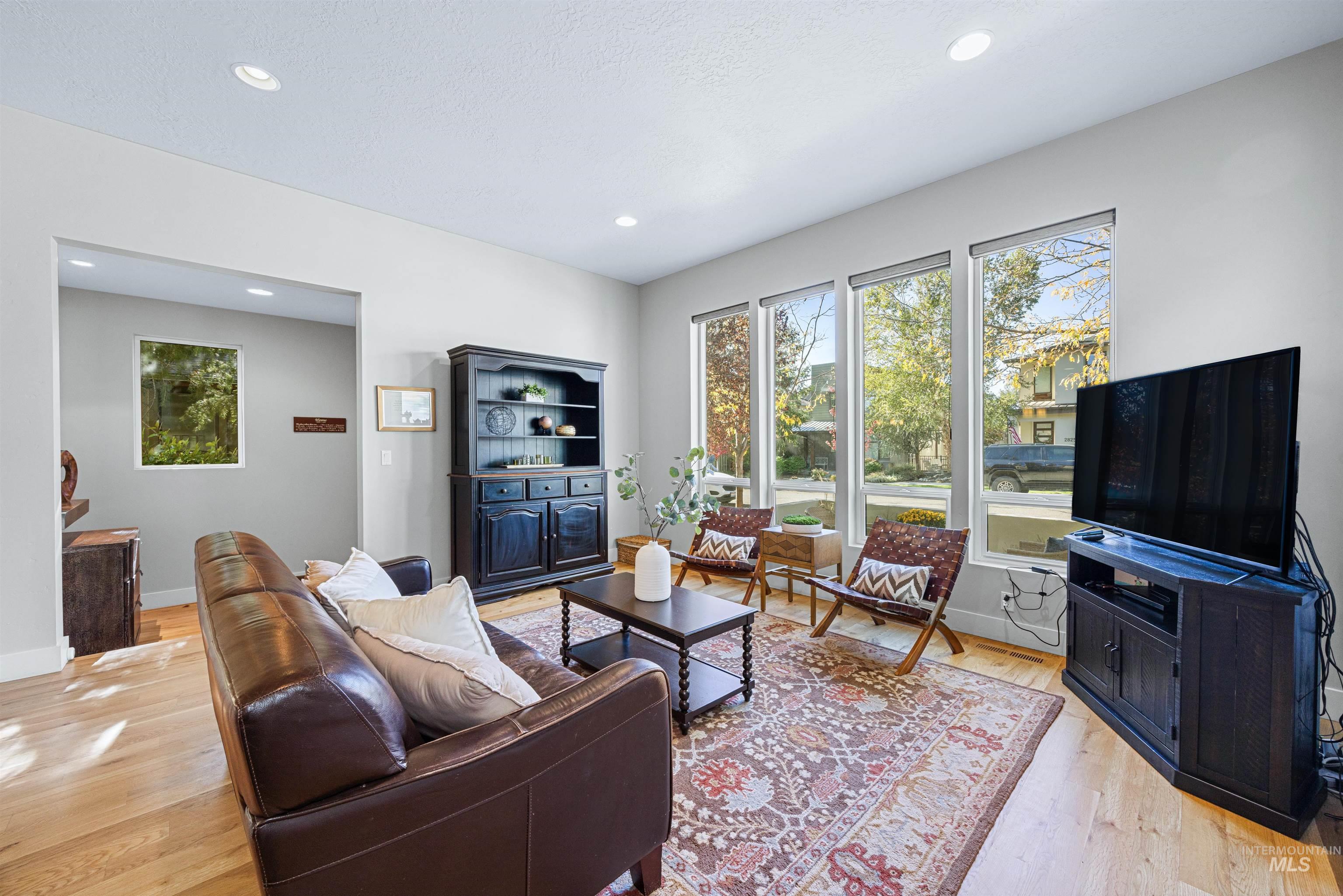 2824 S Honeycomb Way, Boise, Idaho 83716, 3 Bedrooms, 2.5 Bathrooms, Residential For Sale, Price $865,000,MLS 99003650