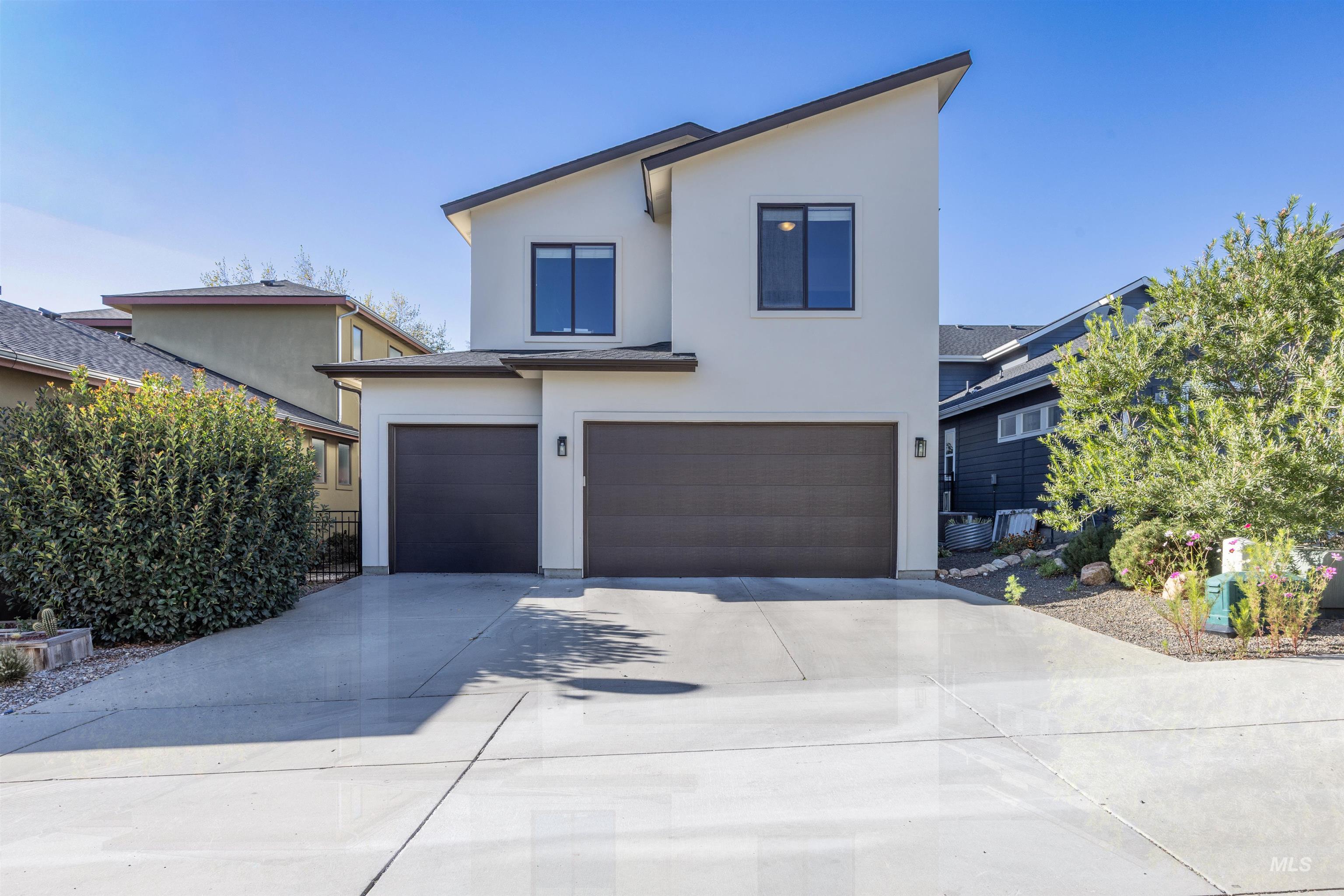 2824 S Honeycomb Way, Boise, Idaho 83716, 3 Bedrooms, 2.5 Bathrooms, Residential For Sale, Price $865,000,MLS 99003650