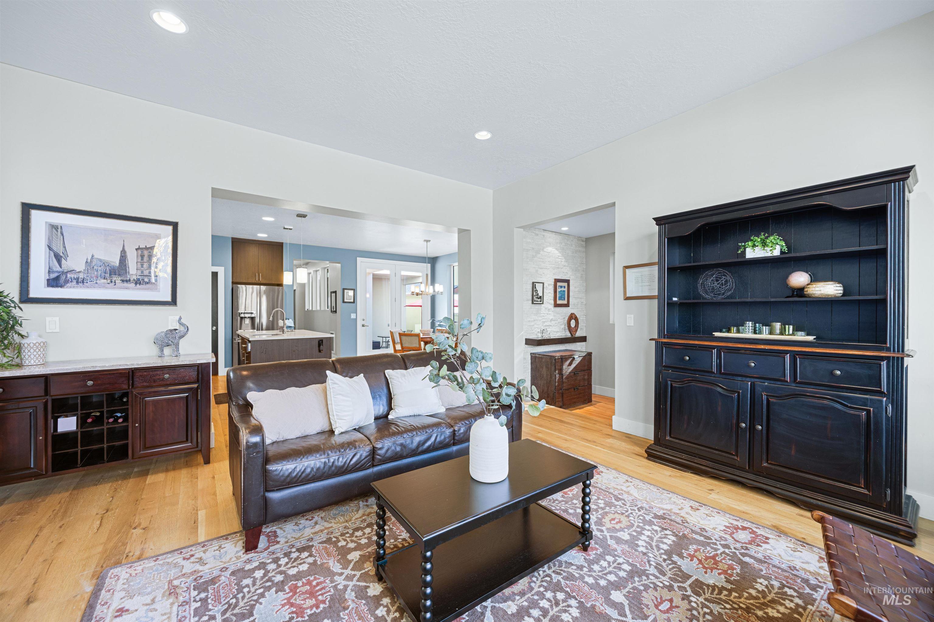 2824 S Honeycomb Way, Boise, Idaho 83716, 3 Bedrooms, 2.5 Bathrooms, Residential For Sale, Price $865,000,MLS 99003650