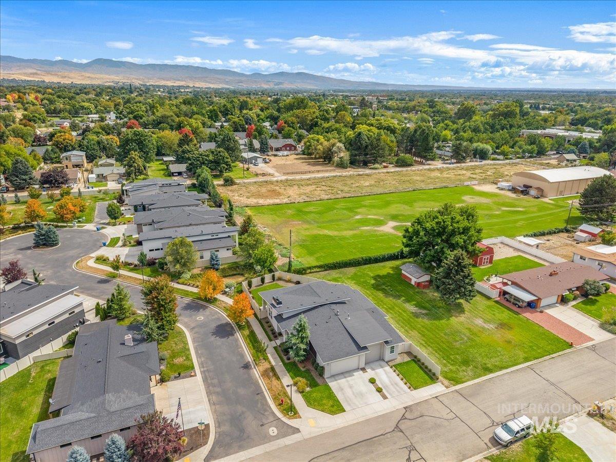 372 N Taylor, Eagle, Idaho 83116, 3 Bedrooms, 2 Bathrooms, Residential For Sale, Price $805,000,MLS 99003660