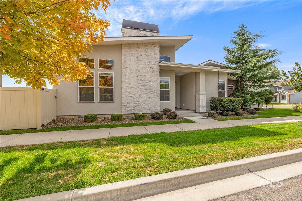 372 N Taylor, Eagle, Idaho 83116, 3 Bedrooms, 2 Bathrooms, Residential For Sale, Price $805,000,MLS 99003660