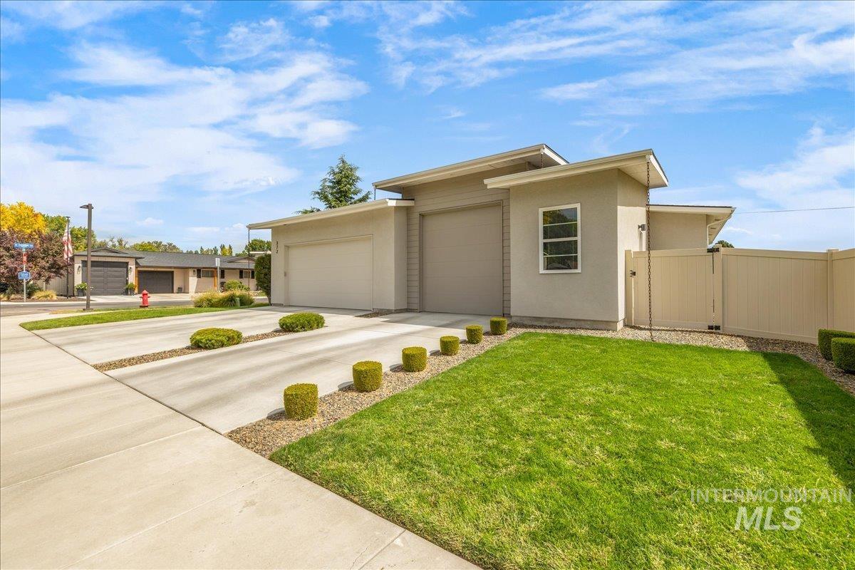 372 N Taylor, Eagle, Idaho 83116, 3 Bedrooms, 2 Bathrooms, Residential For Sale, Price $805,000,MLS 99003660