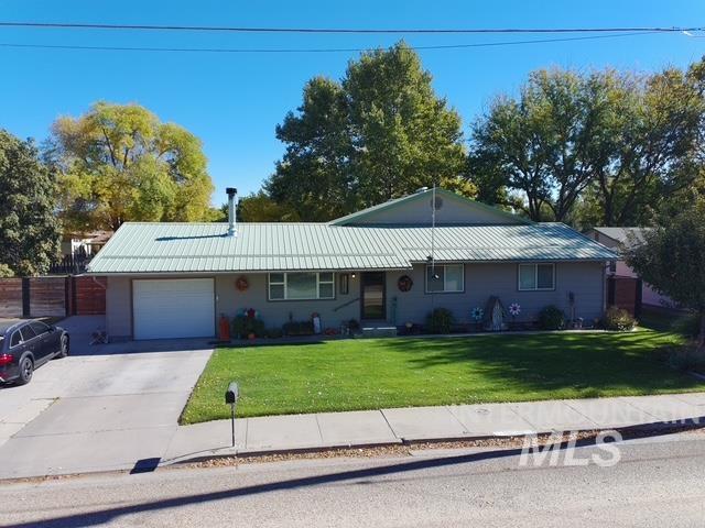 1250 W 9th Street, Weiser, Idaho 83672, 3 Bedrooms, 2 Bathrooms, Residential For Sale, Price $378,000,MLS 99003662