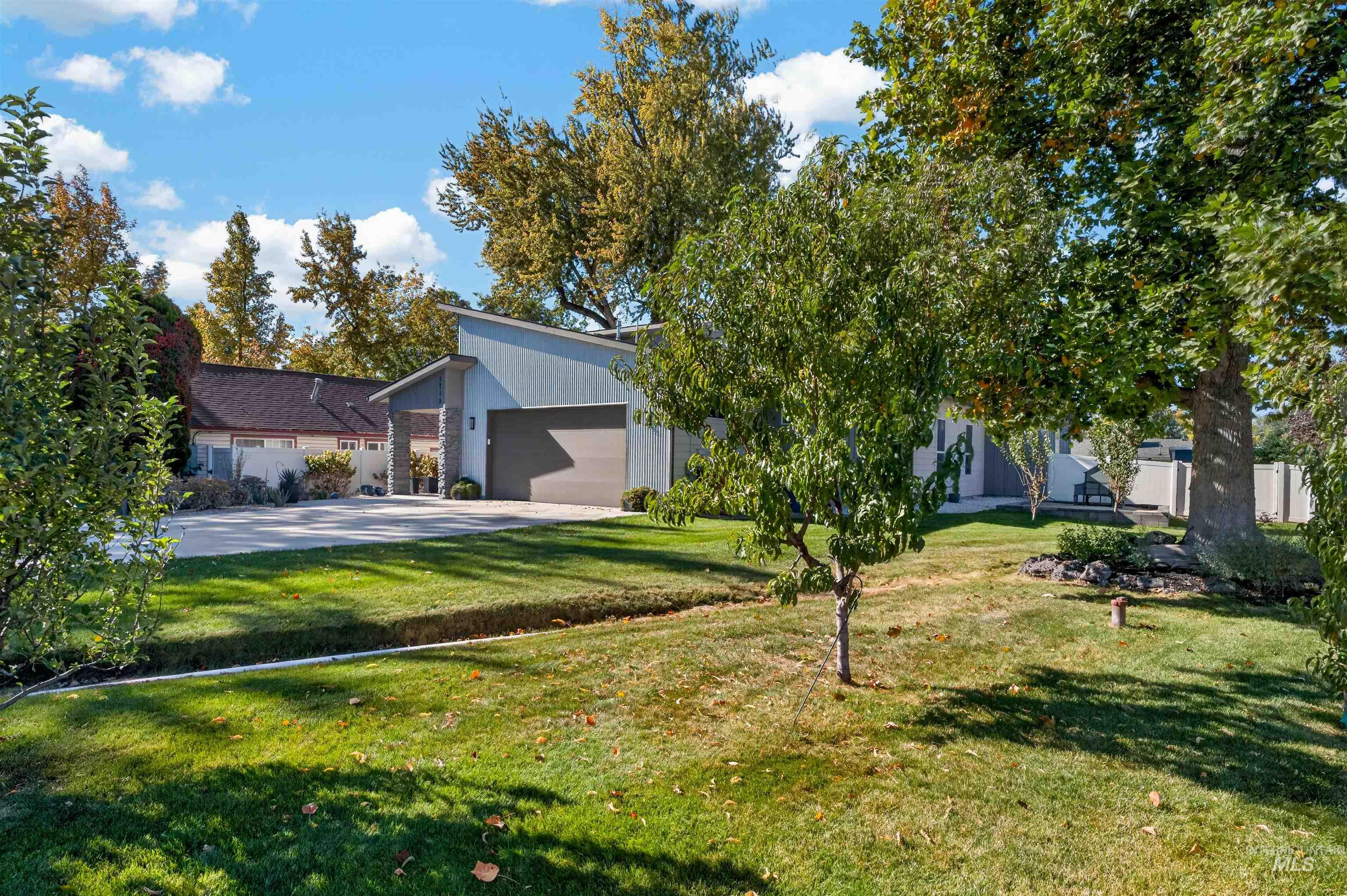 1719 S Hilton St, Boise, Idaho 83705, 3 Bedrooms, 2.5 Bathrooms, Residential For Sale, Price $798,000,MLS 99003664
