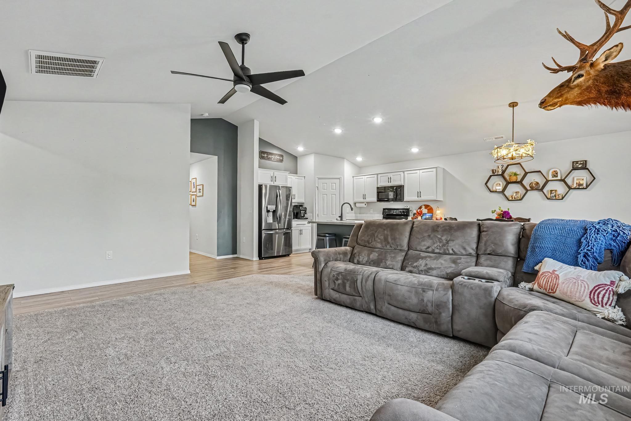 4370 S Yankees Way, Nampa, Idaho 83686, 3 Bedrooms, 2 Bathrooms, Residential For Sale, Price $429,990,MLS 99003667