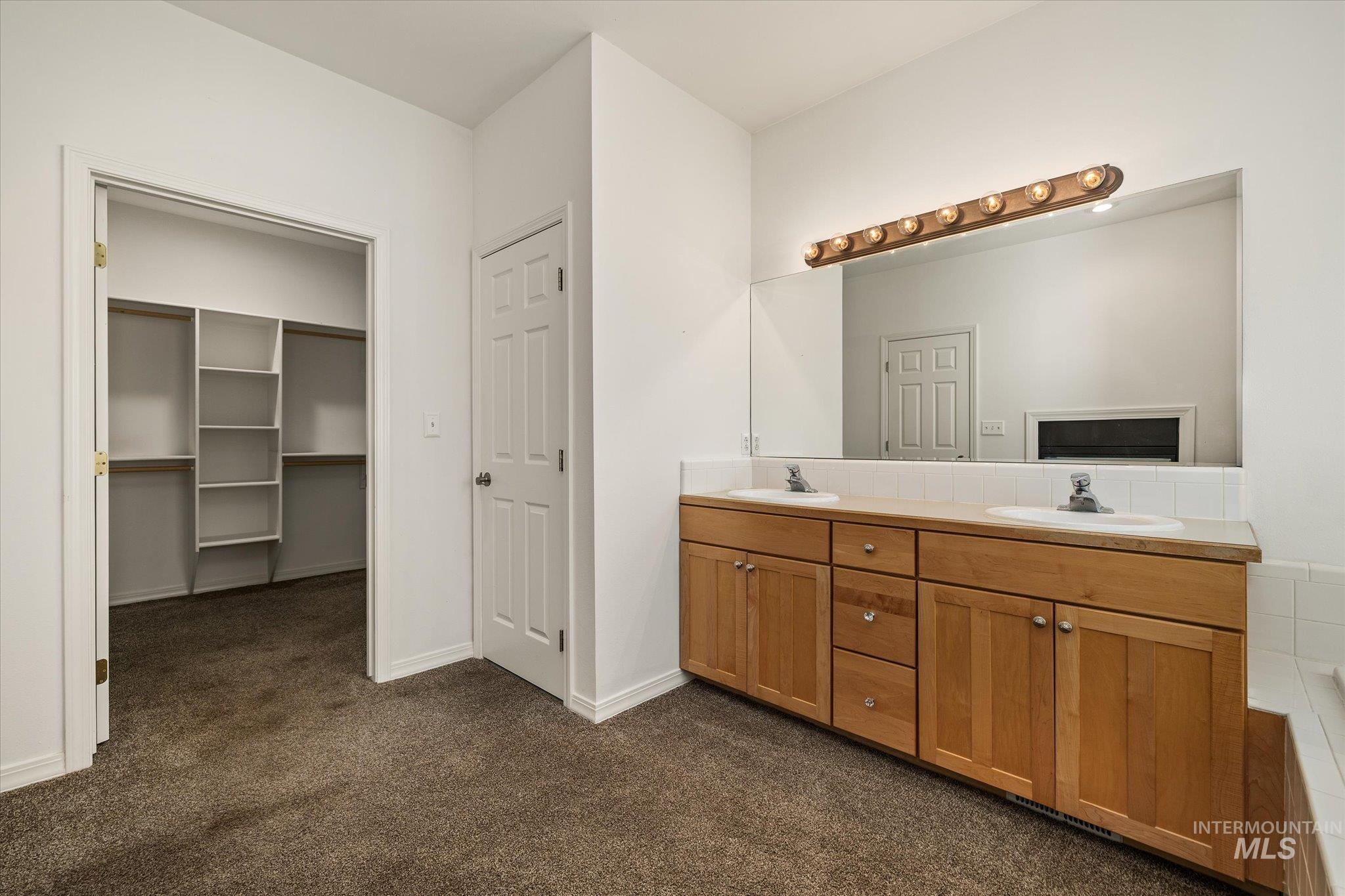 10242 N Blacktail Ave, Boise, Idaho 83714, 3 Bedrooms, 2 Bathrooms, Residential For Sale, Price $639,900,MLS 99003668