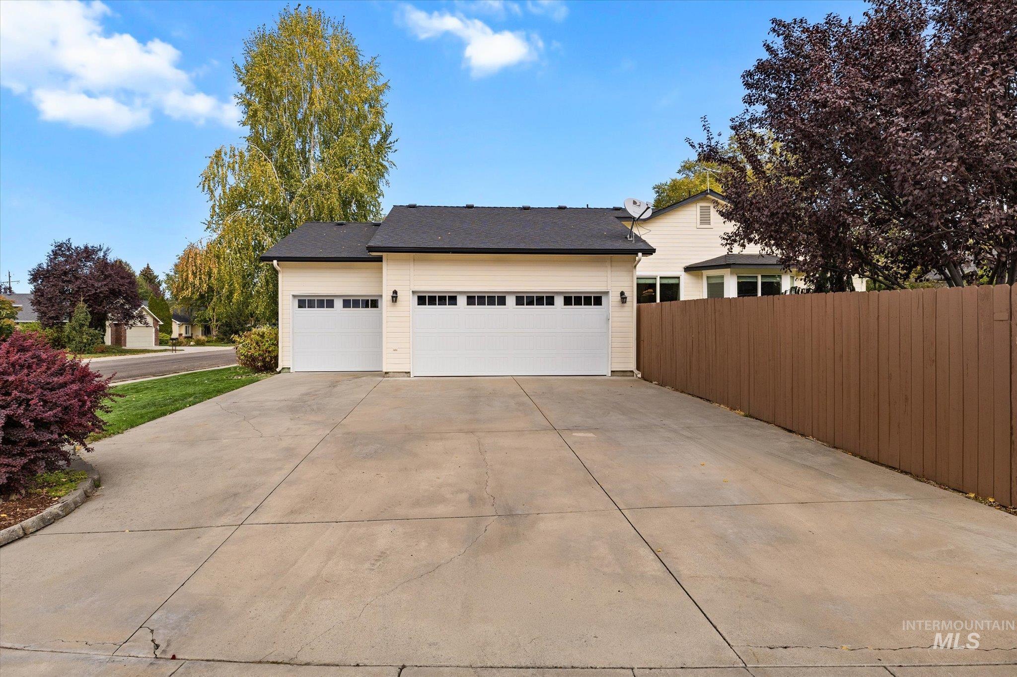10242 N Blacktail Ave, Boise, Idaho 83714, 3 Bedrooms, 2 Bathrooms, Residential For Sale, Price $639,900,MLS 99003668