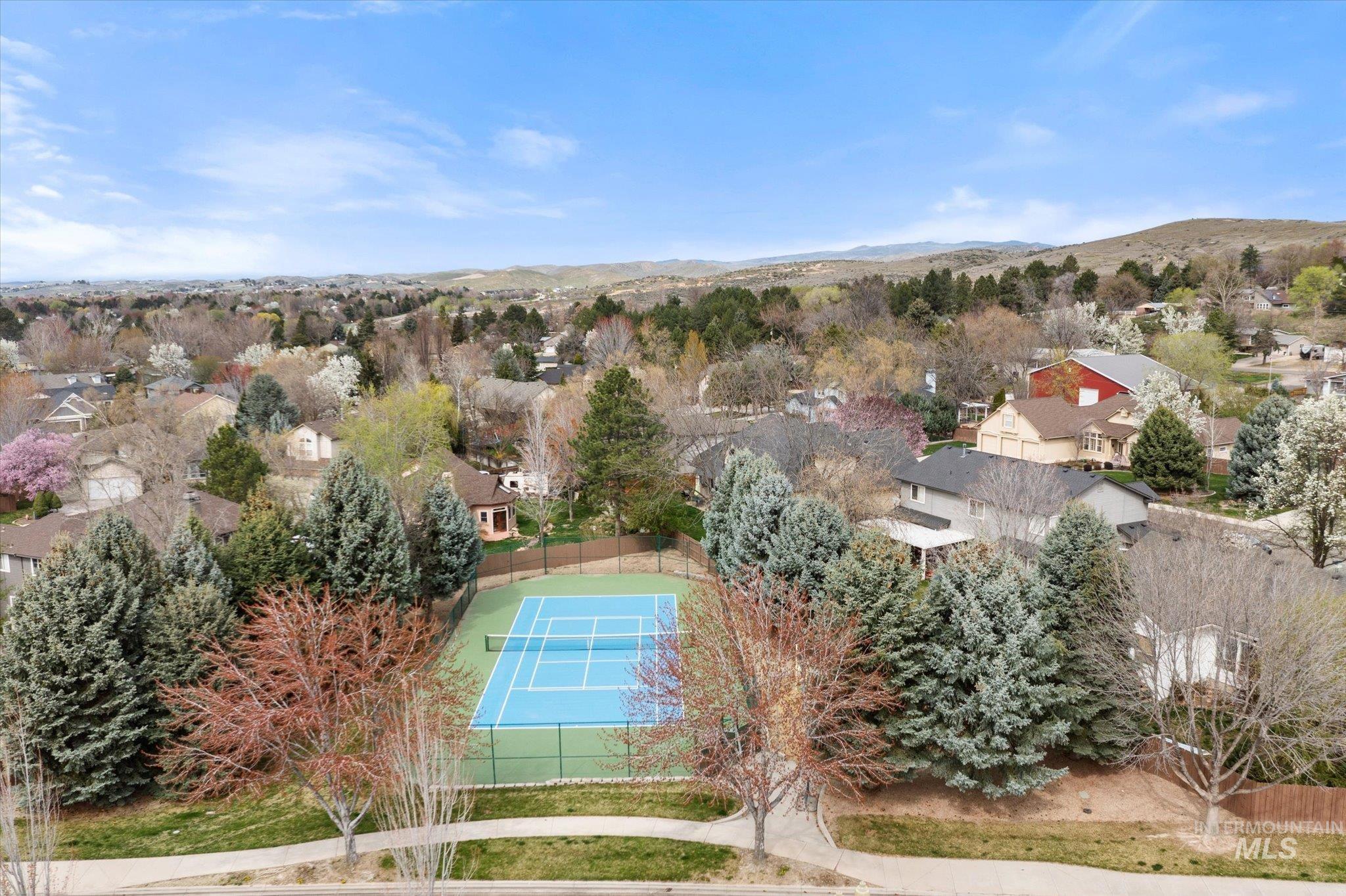 10242 N Blacktail Ave, Boise, Idaho 83714, 3 Bedrooms, 2 Bathrooms, Residential For Sale, Price $639,900,MLS 99003668