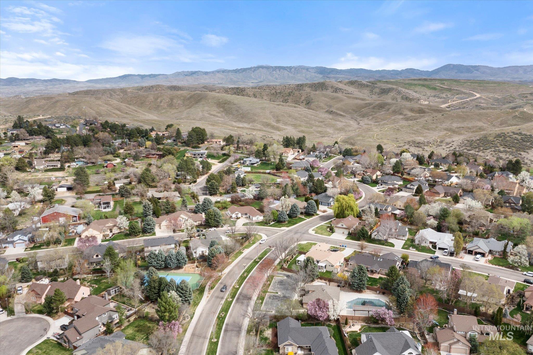 10242 N Blacktail Ave, Boise, Idaho 83714, 3 Bedrooms, 2 Bathrooms, Residential For Sale, Price $639,900,MLS 99003668
