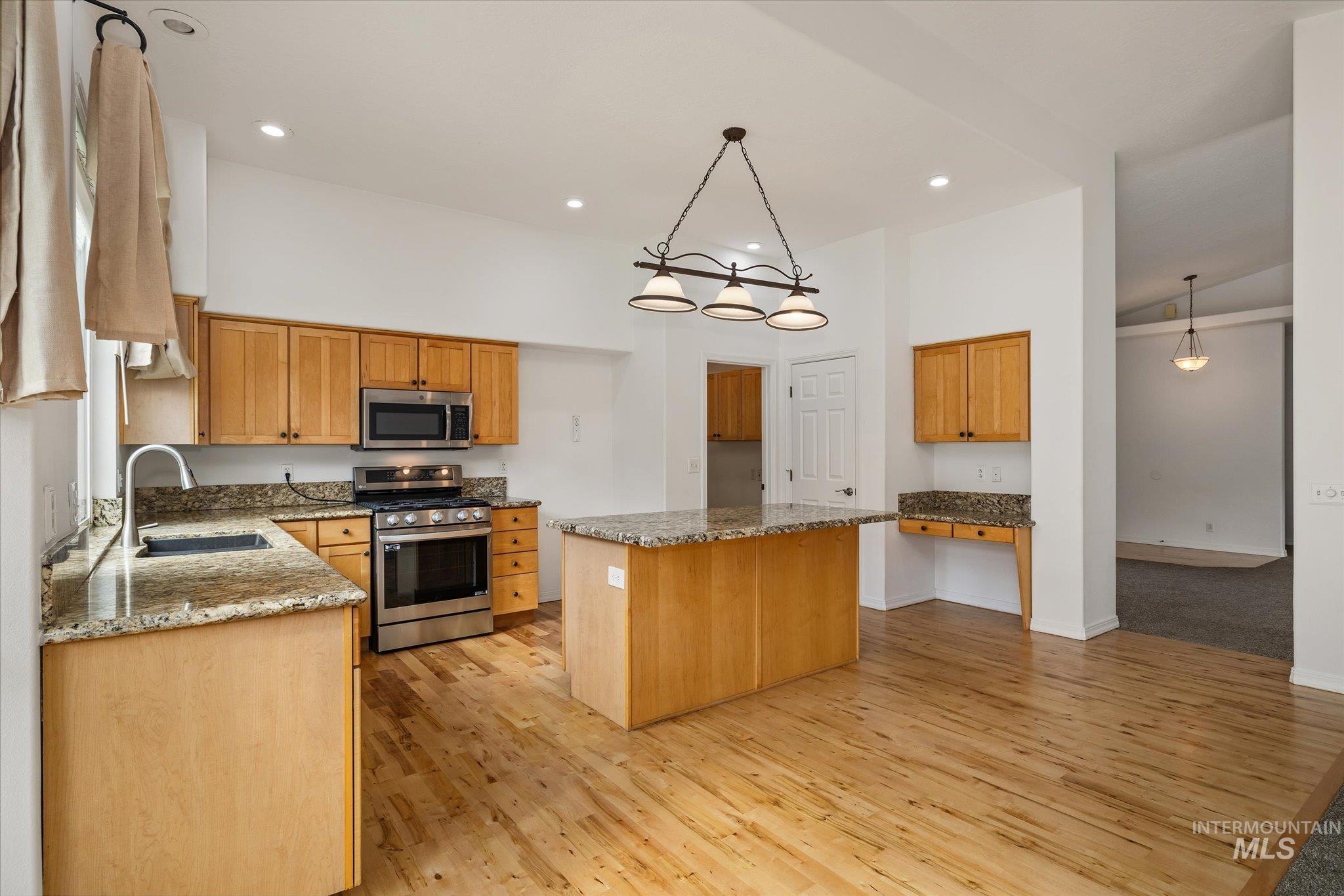 10242 N Blacktail Ave, Boise, Idaho 83714, 3 Bedrooms, 2 Bathrooms, Residential For Sale, Price $639,900,MLS 99003668