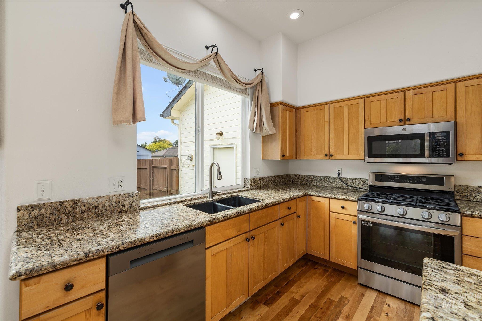 10242 N Blacktail Ave, Boise, Idaho 83714, 3 Bedrooms, 2 Bathrooms, Residential For Sale, Price $639,900,MLS 99003668