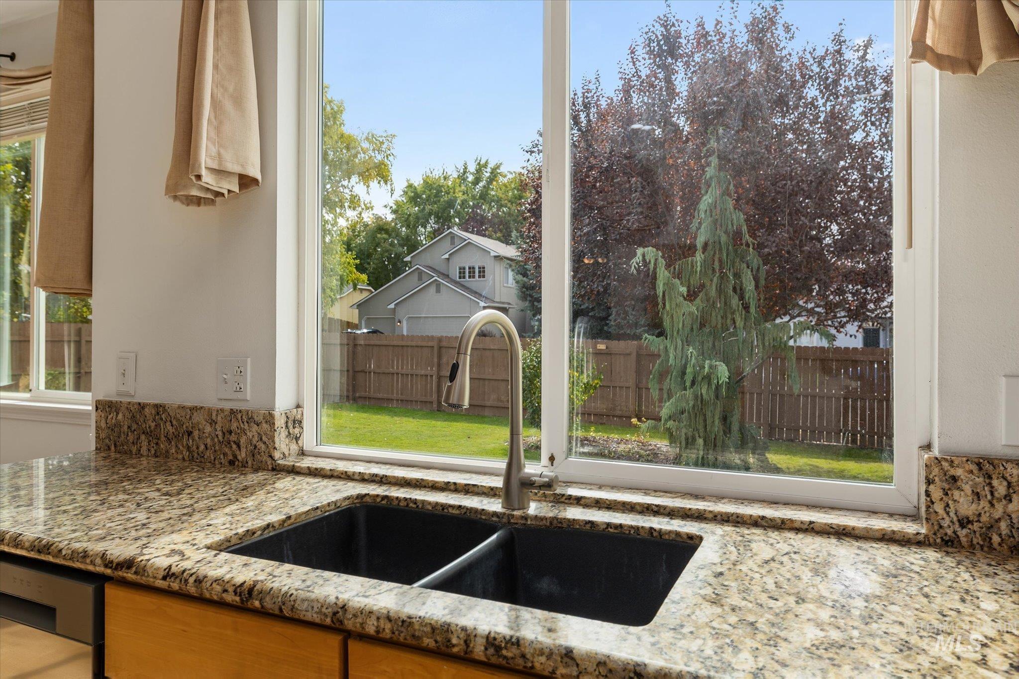 10242 N Blacktail Ave, Boise, Idaho 83714, 3 Bedrooms, 2 Bathrooms, Residential For Sale, Price $639,900,MLS 99003668