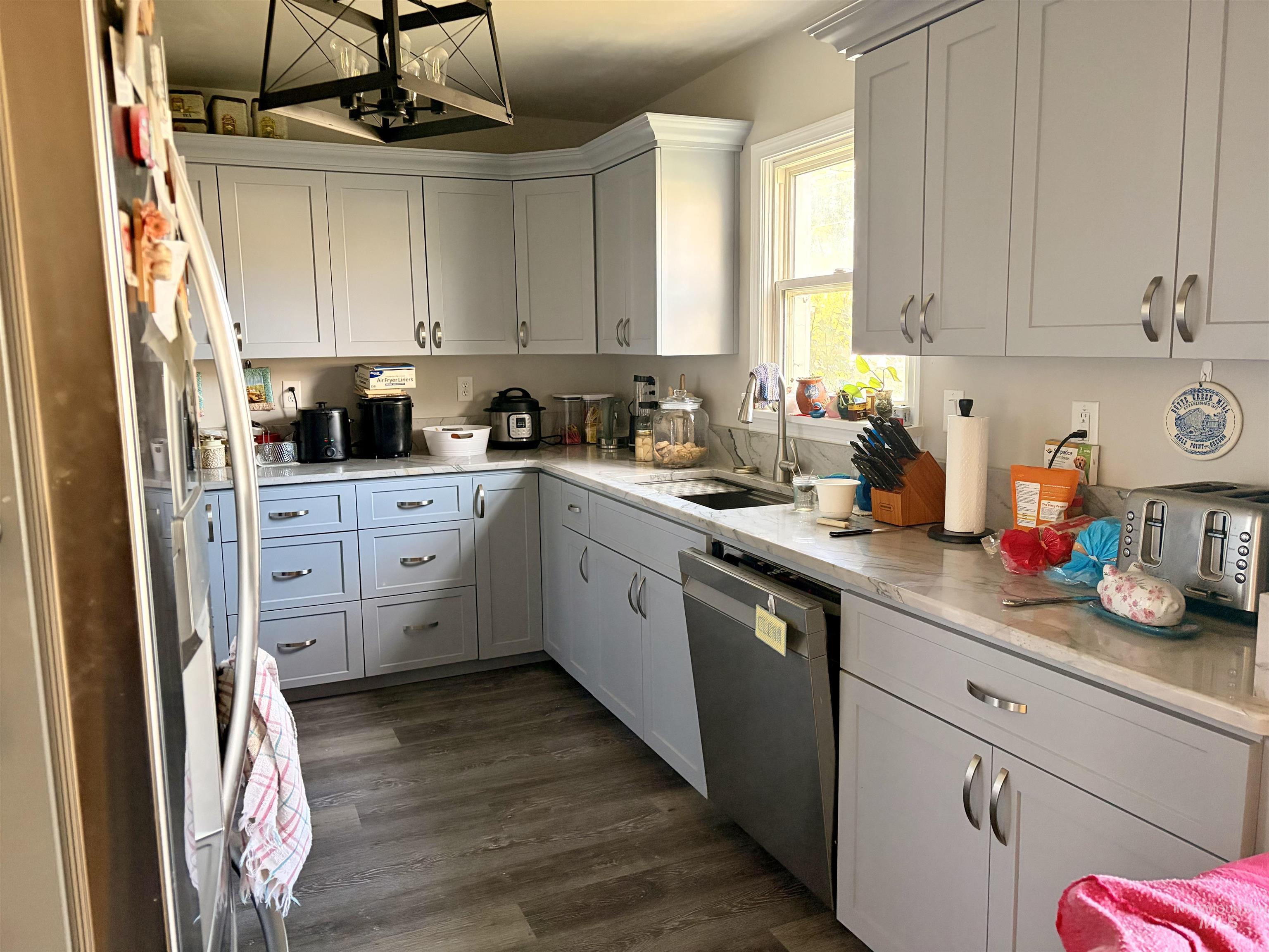 287 Falls Avenue West, Twin Falls, Idaho 83301, 2 Bedrooms, 1.5 Bathrooms, Residential For Sale, Price $269,900,MLS 99003670