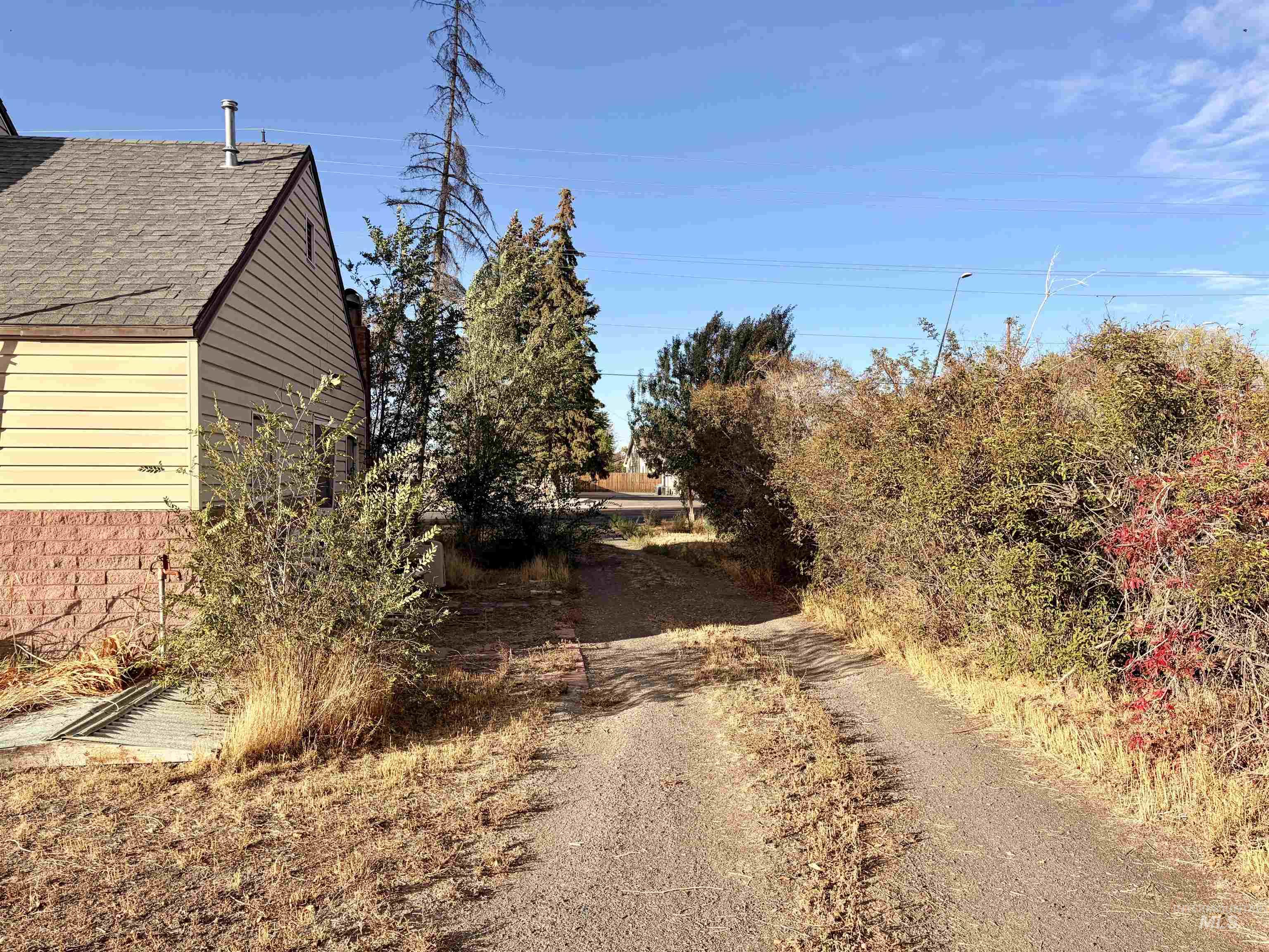 287 Falls Avenue West, Twin Falls, Idaho 83301, 2 Bedrooms, 1.5 Bathrooms, Residential For Sale, Price $269,900,MLS 99003670