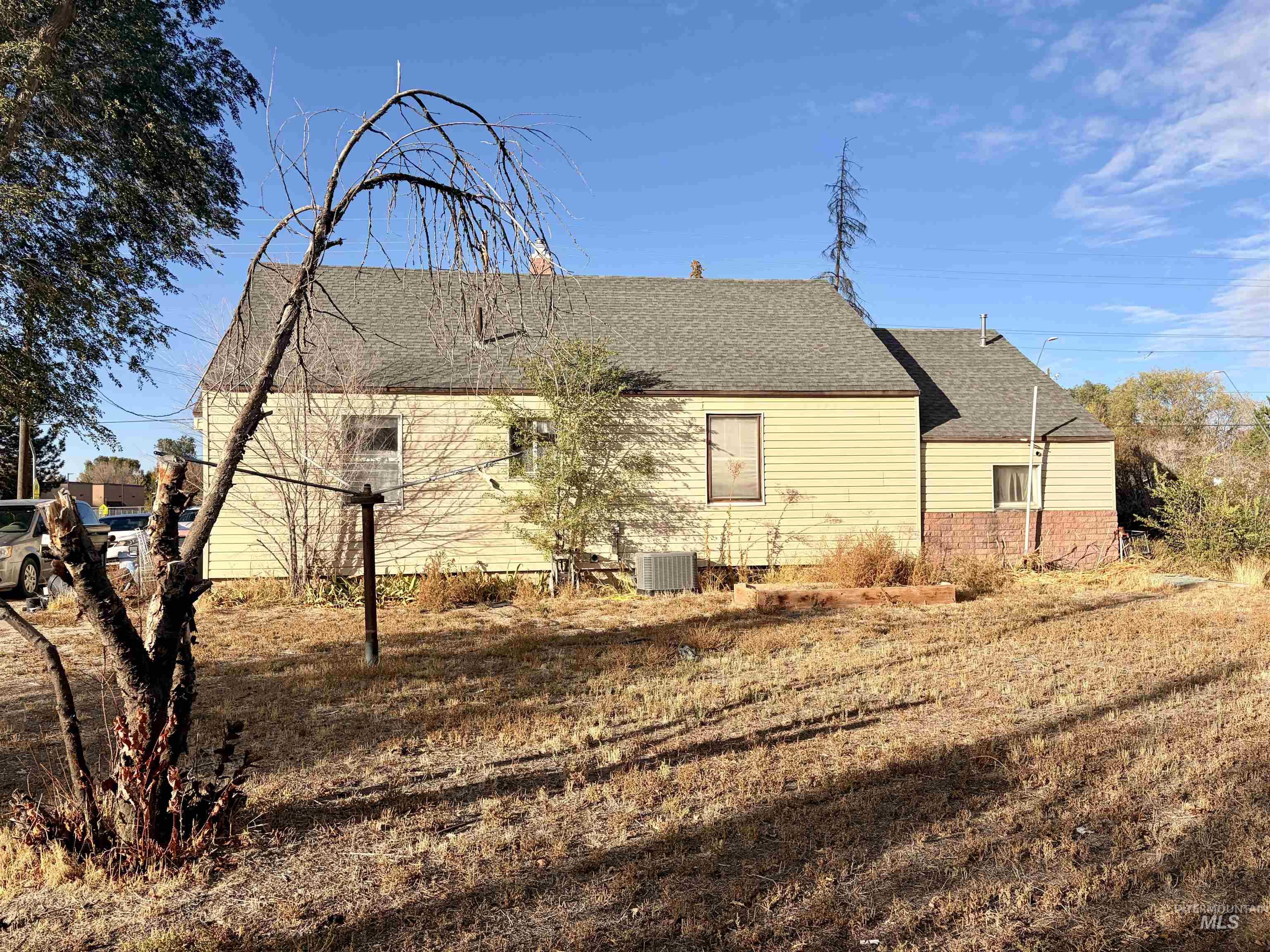 287 Falls Avenue West, Twin Falls, Idaho 83301, 2 Bedrooms, 1.5 Bathrooms, Residential For Sale, Price $269,900,MLS 99003670