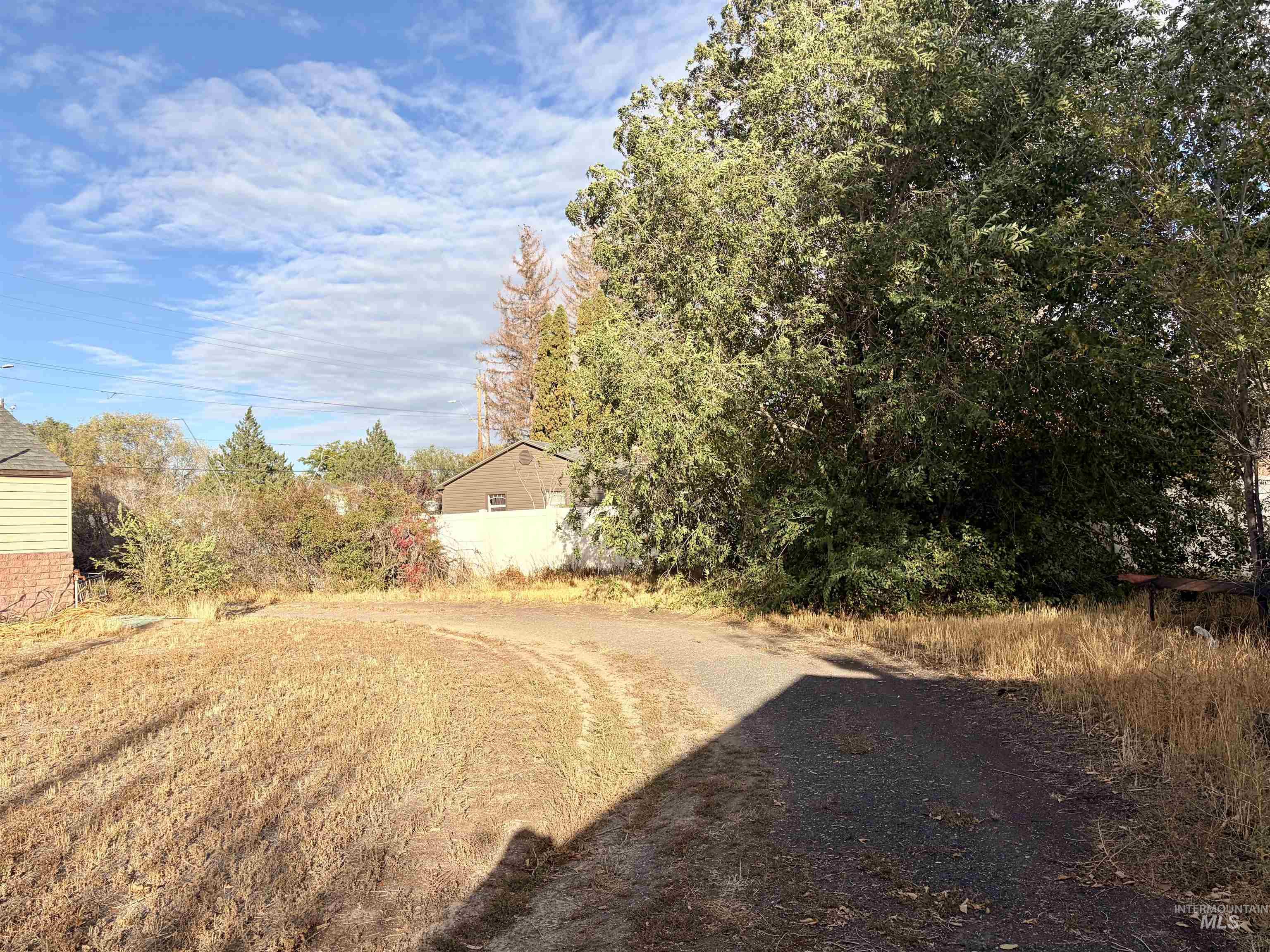 287 Falls Avenue West, Twin Falls, Idaho 83301, 2 Bedrooms, 1.5 Bathrooms, Residential For Sale, Price $269,900,MLS 99003670